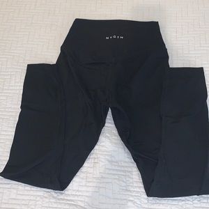 NVGTN signature leggings
